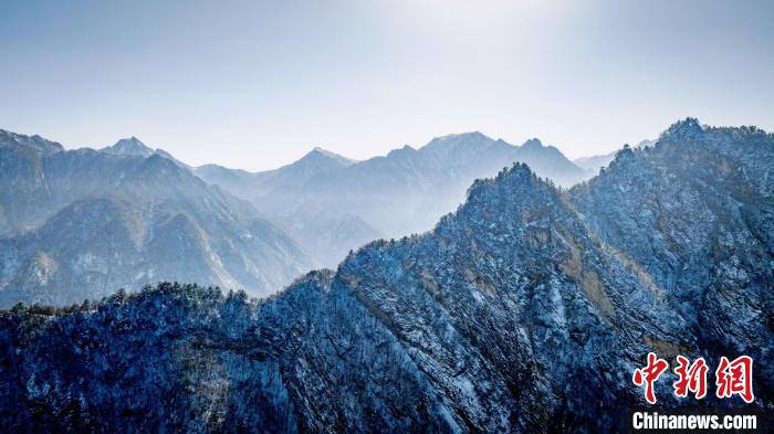 圖為壯觀的秦嶺?！√絿?guó)家森林公園供圖
